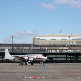Sanierung der Hangar, Flughafen Berlin-Tempelhof
